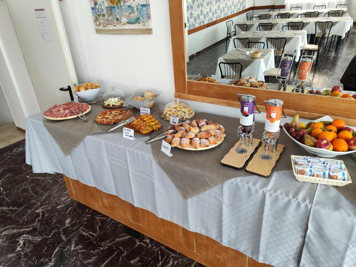 קרביה Hotel La Torre מראה חיצוני תמונה